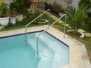 Piscina com corrimo em INOX
